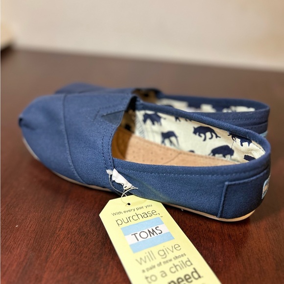 TOMS Alpargata in Navy Canvas (size women 7.5) - Picture 7 of 10